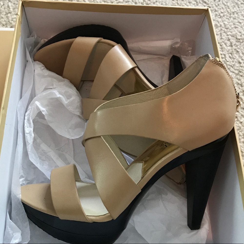 Brand new Michael kors Elana platform